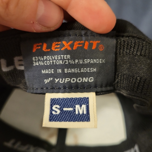 Avengers Marvel Hat Black FLEXFIT Small Medium Hat Yupong - Picture 7 of 7